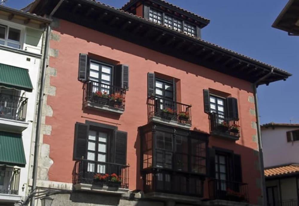 Hotel Palacio Oxangoiti Лекеитио Екстериор снимка