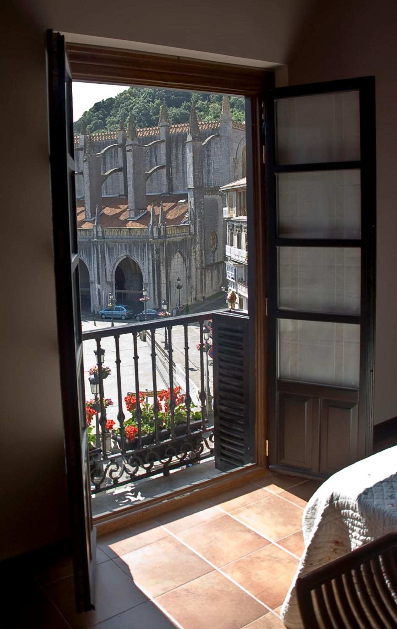 Hotel Palacio Oxangoiti Лекеитио Стая снимка